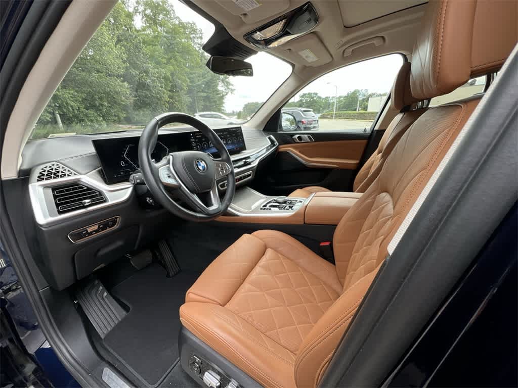 Thumbnail: 2023 BMW X7 - 10