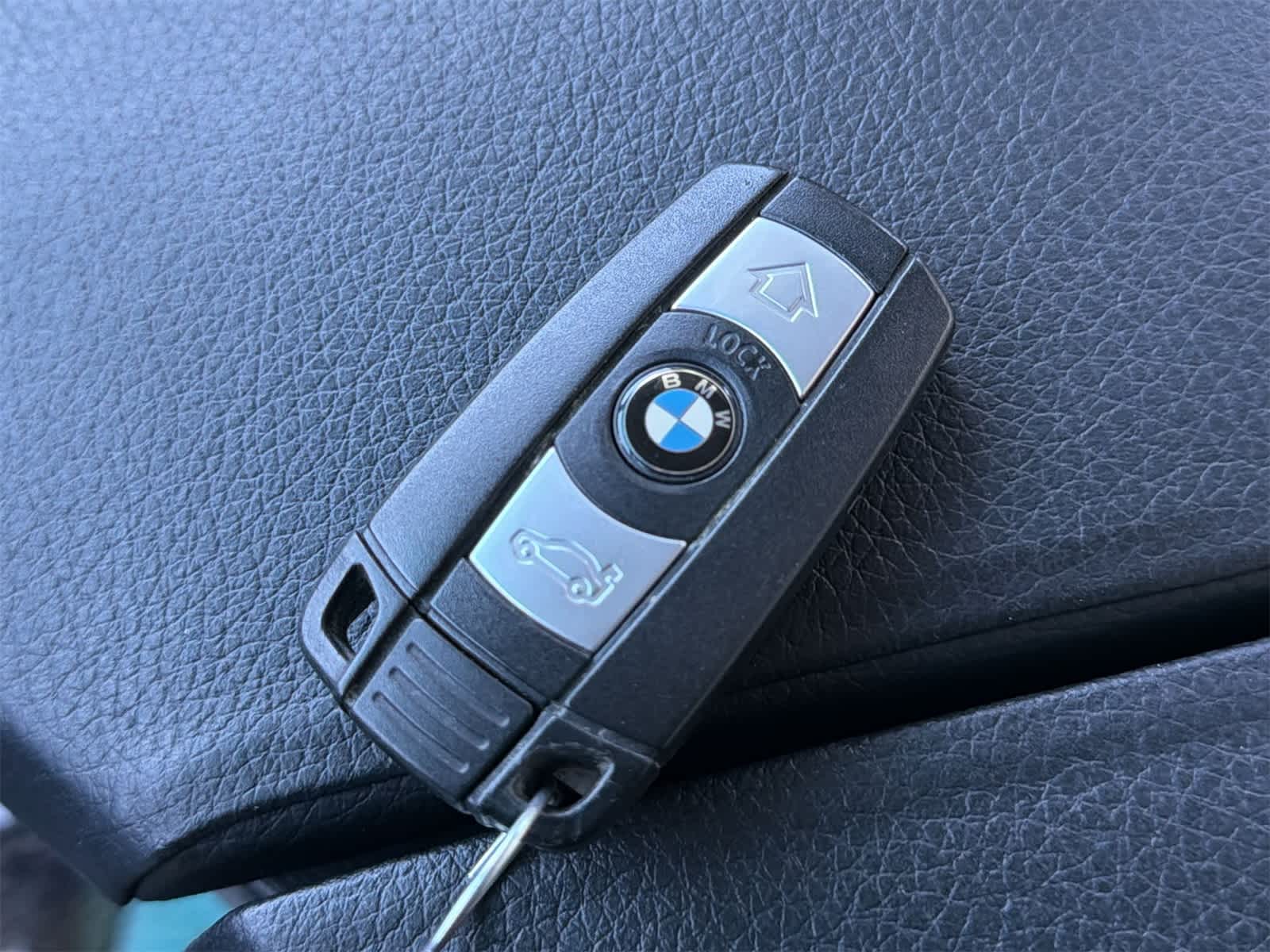 Thumbnail: 2010 BMW 5 Series - 28