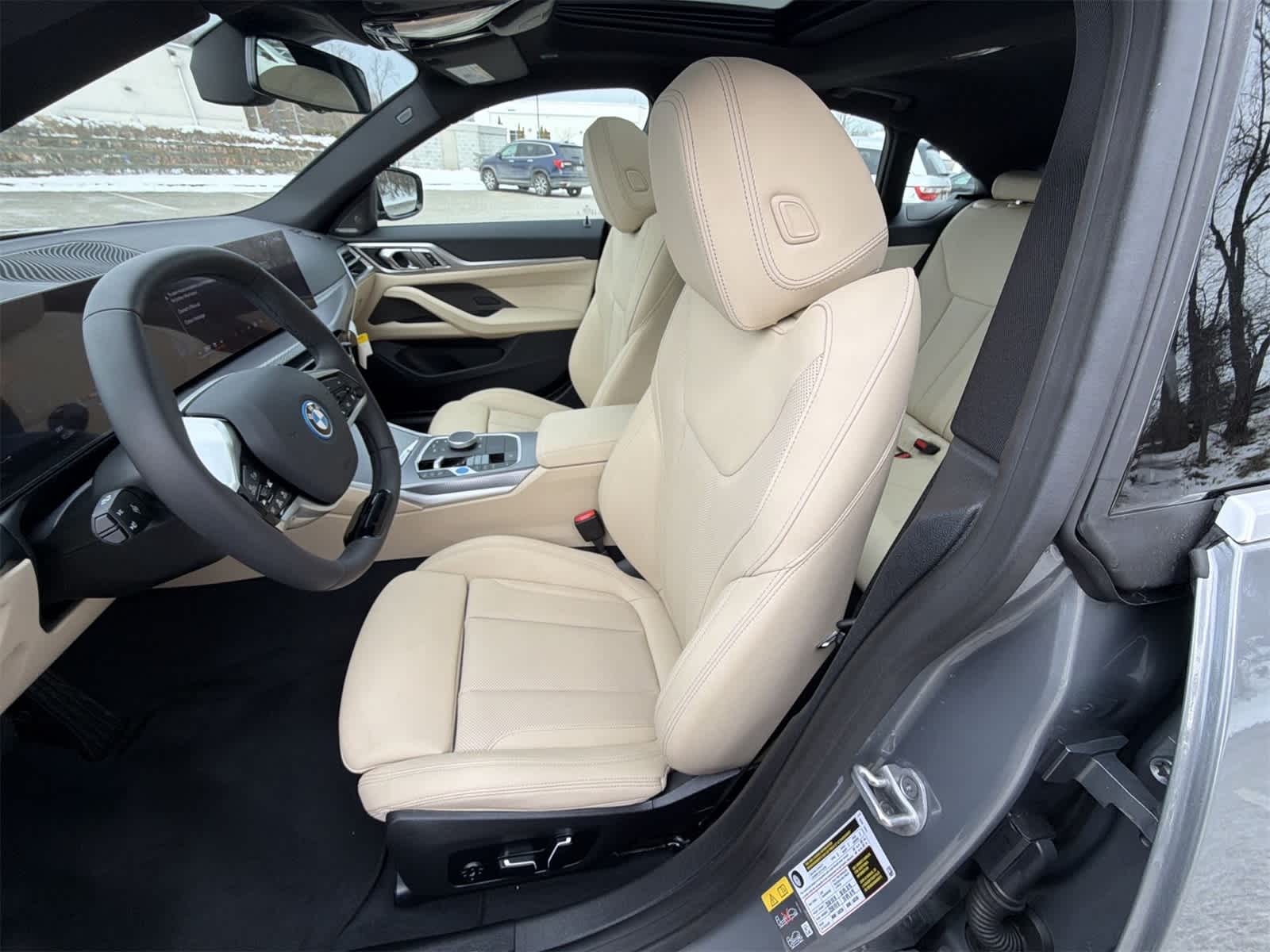 Thumbnail: 2025 BMW i4 - 19