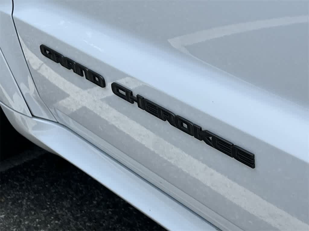Thumbnail: 2018 Jeep Grand Cherokee - 15
