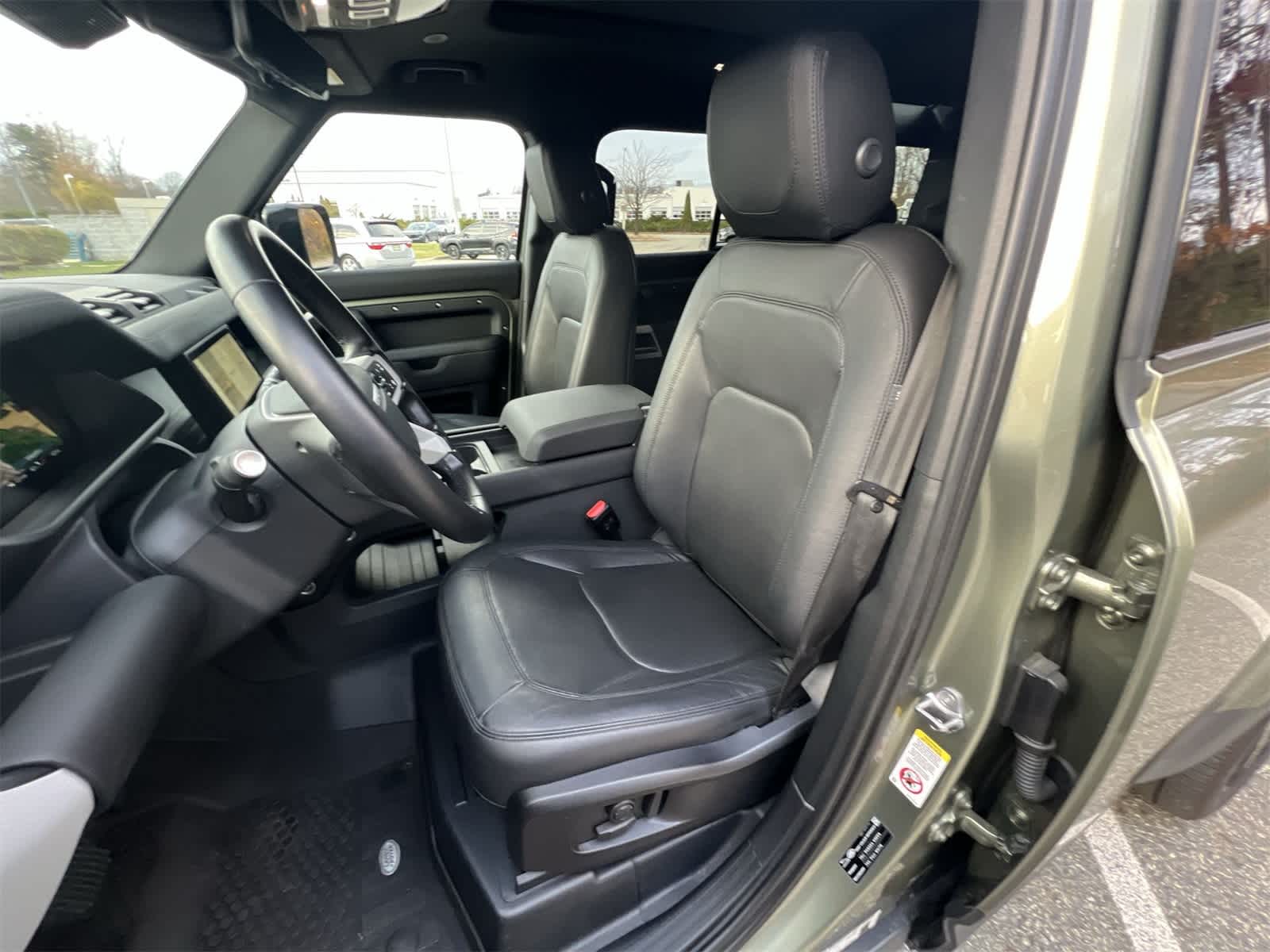 Thumbnail: 2024 Land Rover Defender - 19