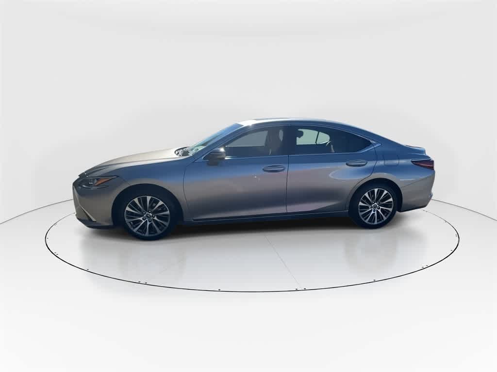 Thumbnail: 2019 Lexus ES - 6