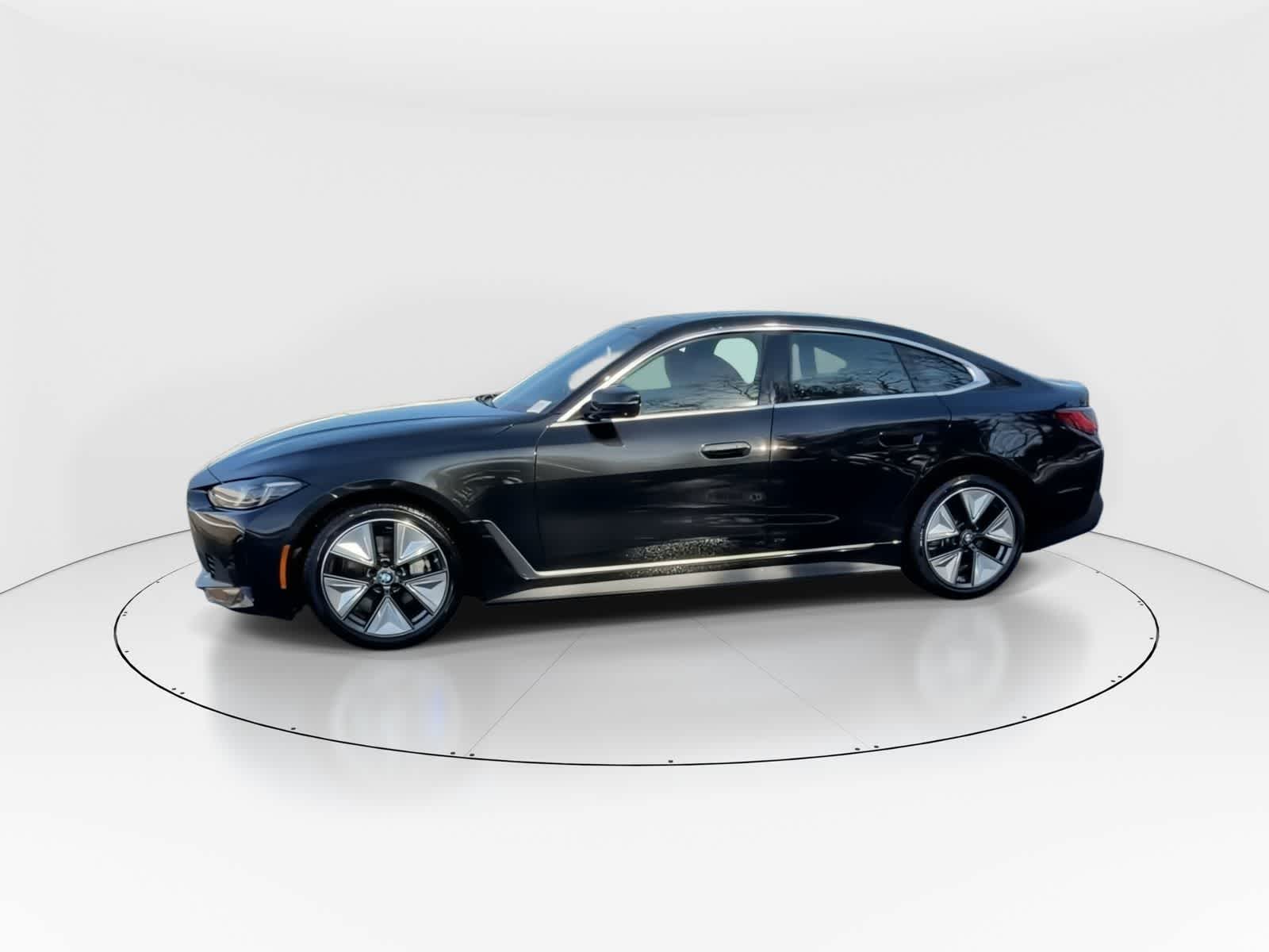 Thumbnail: 2025 BMW i4 - 8