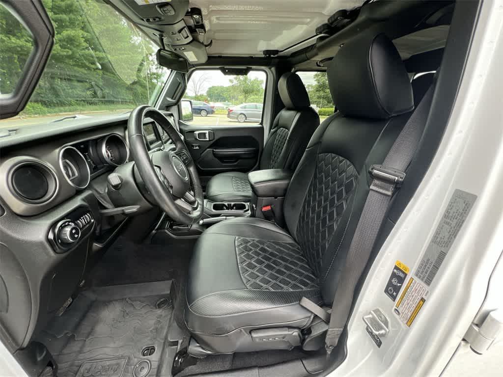 Thumbnail: 2021 Jeep Gladiator - 18
