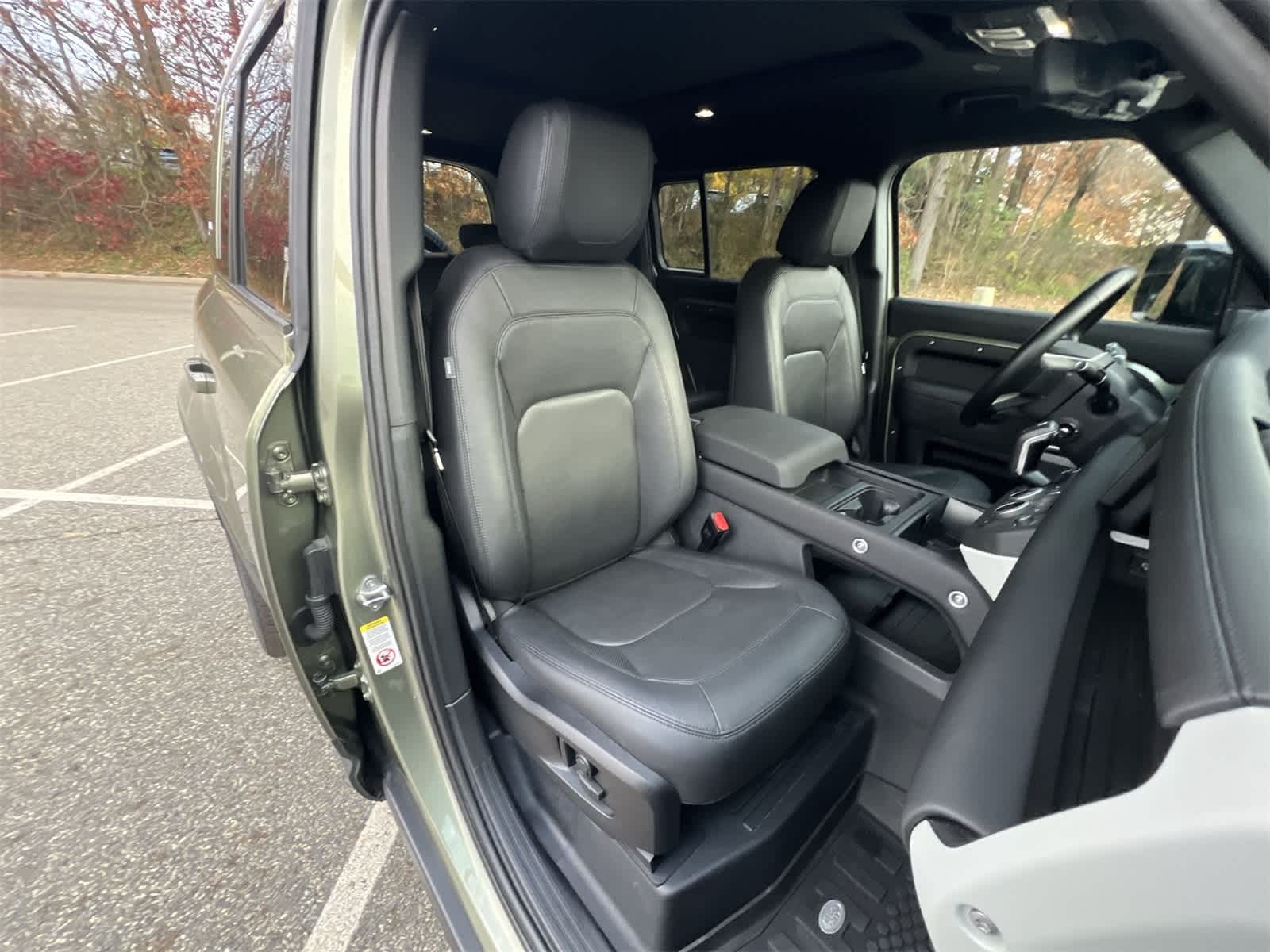 Thumbnail: 2024 Land Rover Defender - 22