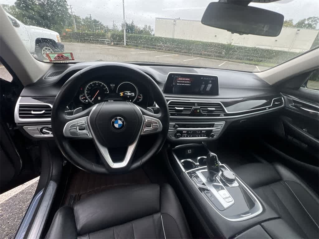 Thumbnail: 2017 BMW 7 Series - 18