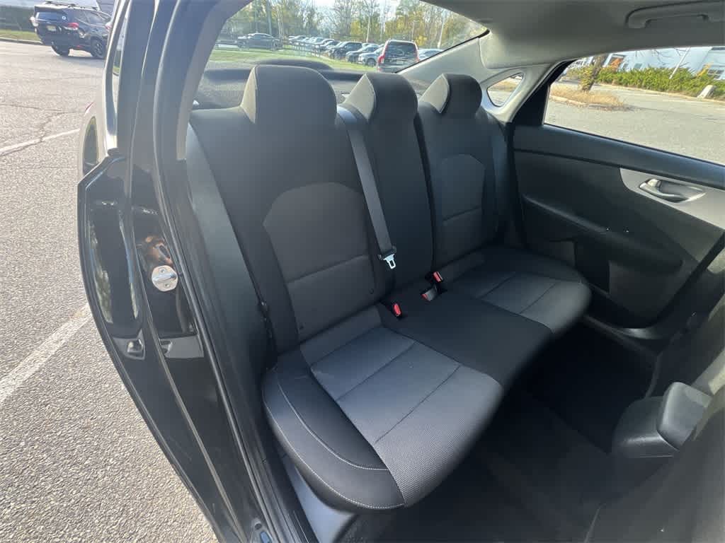 Thumbnail: 2023 Kia Forte - 21