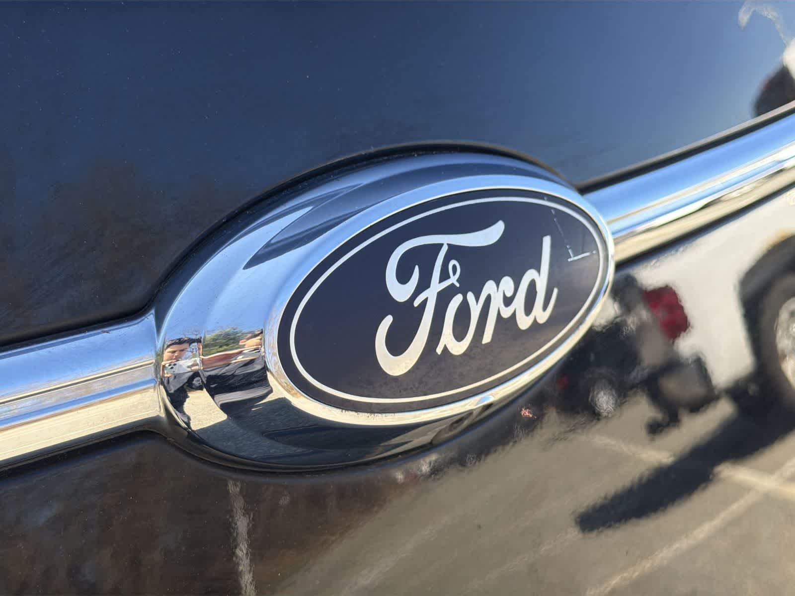 Thumbnail: 2019 Ford Taurus - 15