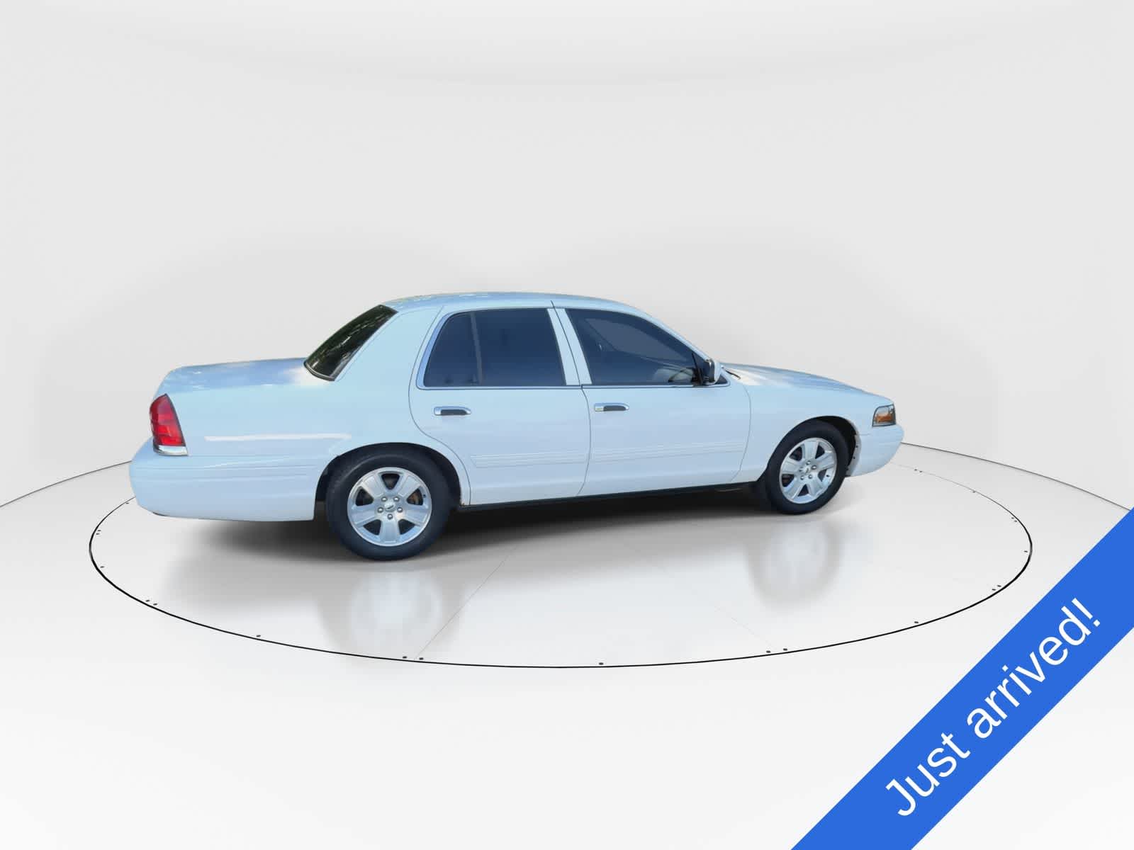 Thumbnail: 2011 Ford Crown Victoria - 9