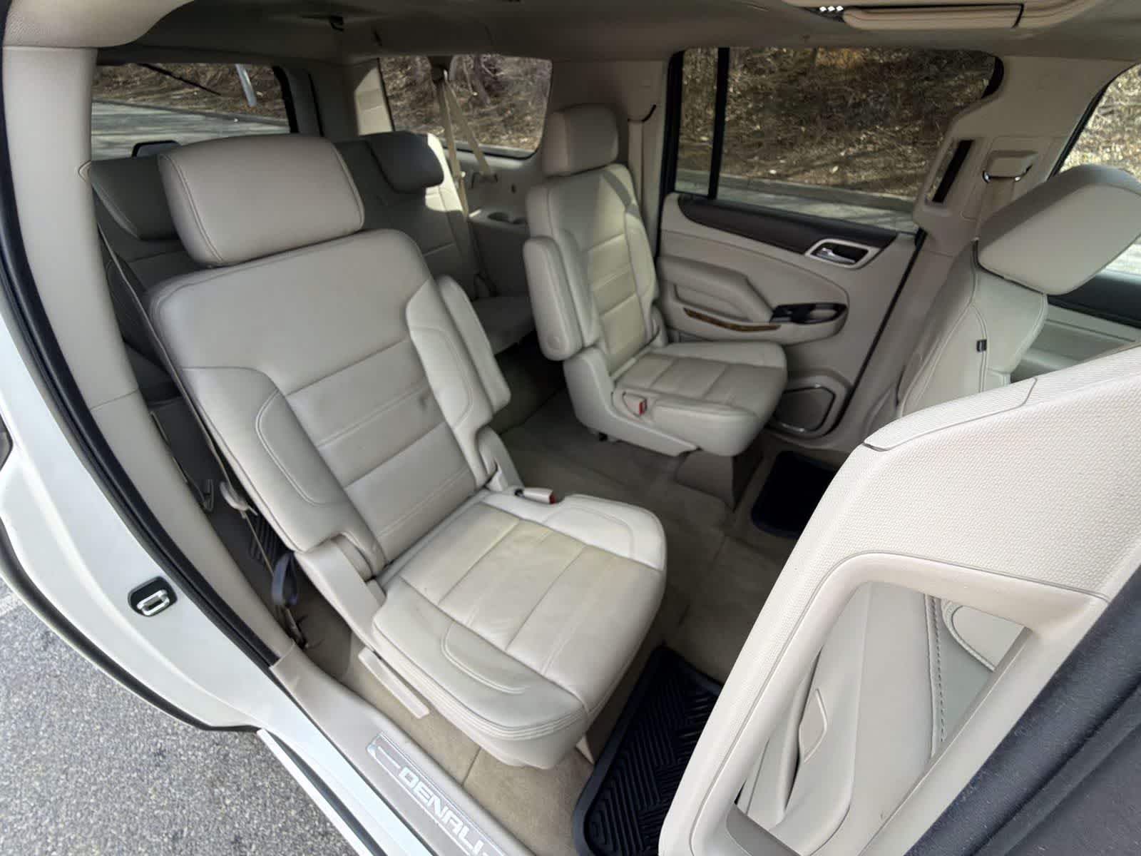 Thumbnail: 2015 GMC Yukon XL - 21