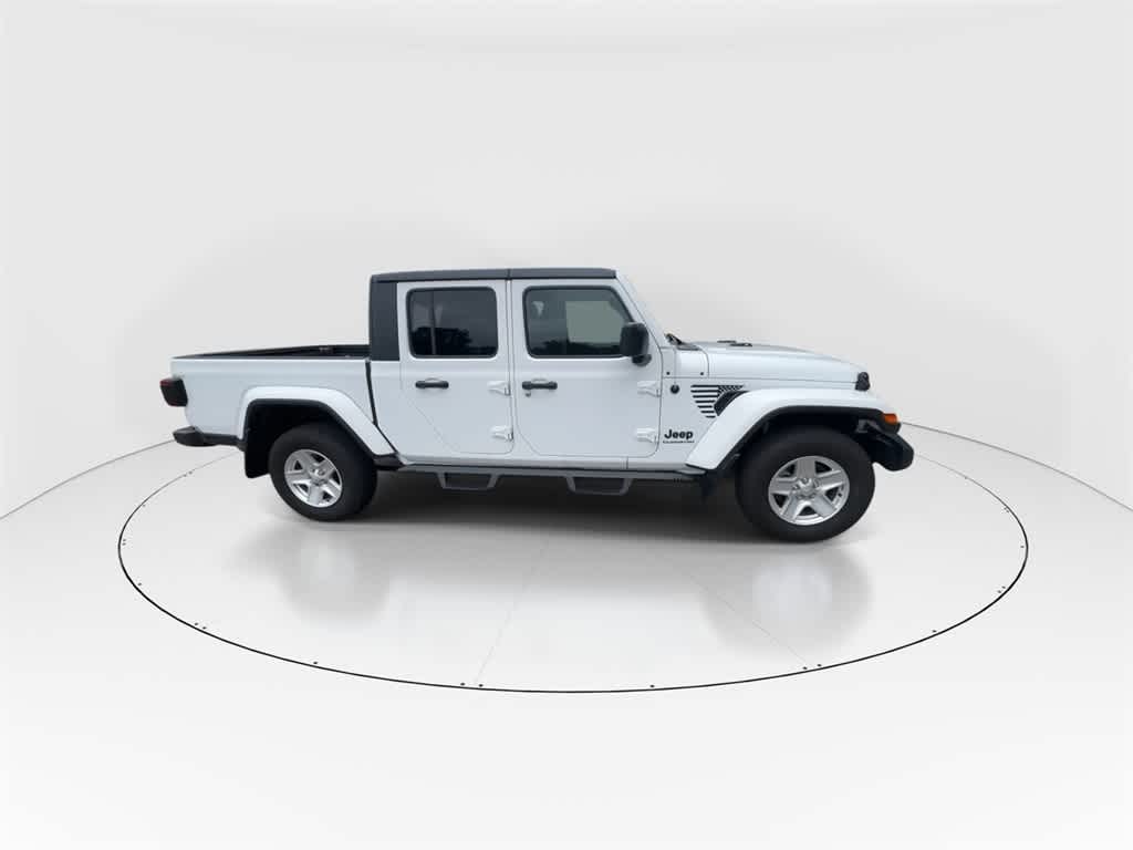 Thumbnail: 2021 Jeep Gladiator - 9