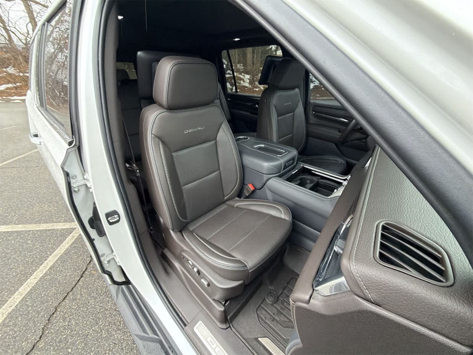 Thumbnail: 2021 GMC Yukon XL - 21