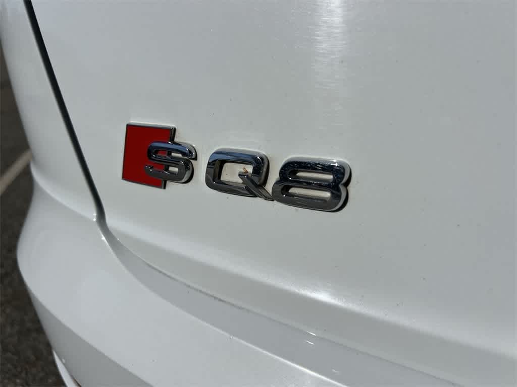 Thumbnail: 2023 Audi SQ8 - 15