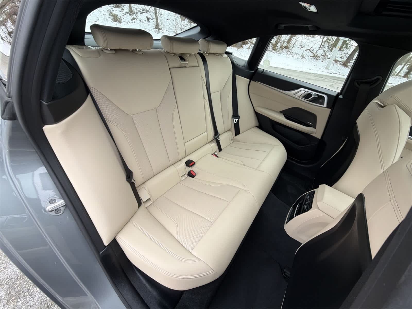 Thumbnail: 2025 BMW i4 - 21