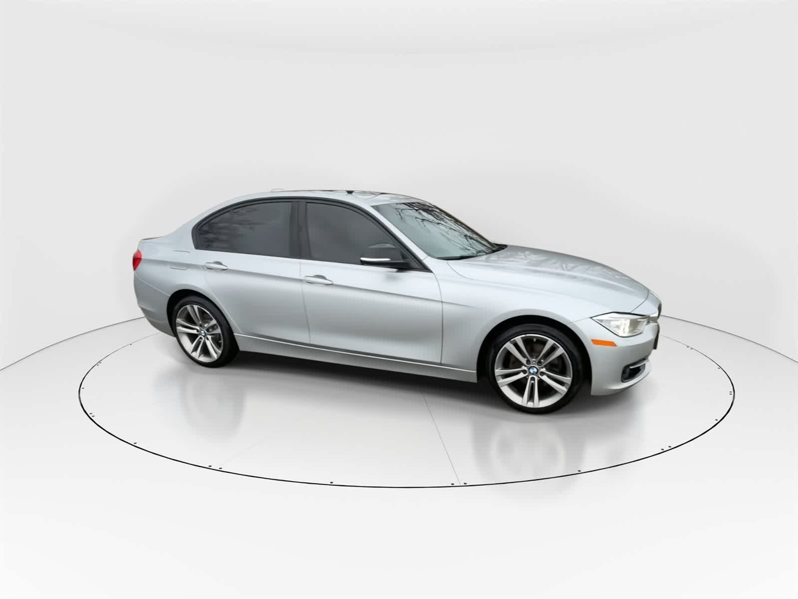 Thumbnail: 2015 BMW 3 Series - 3