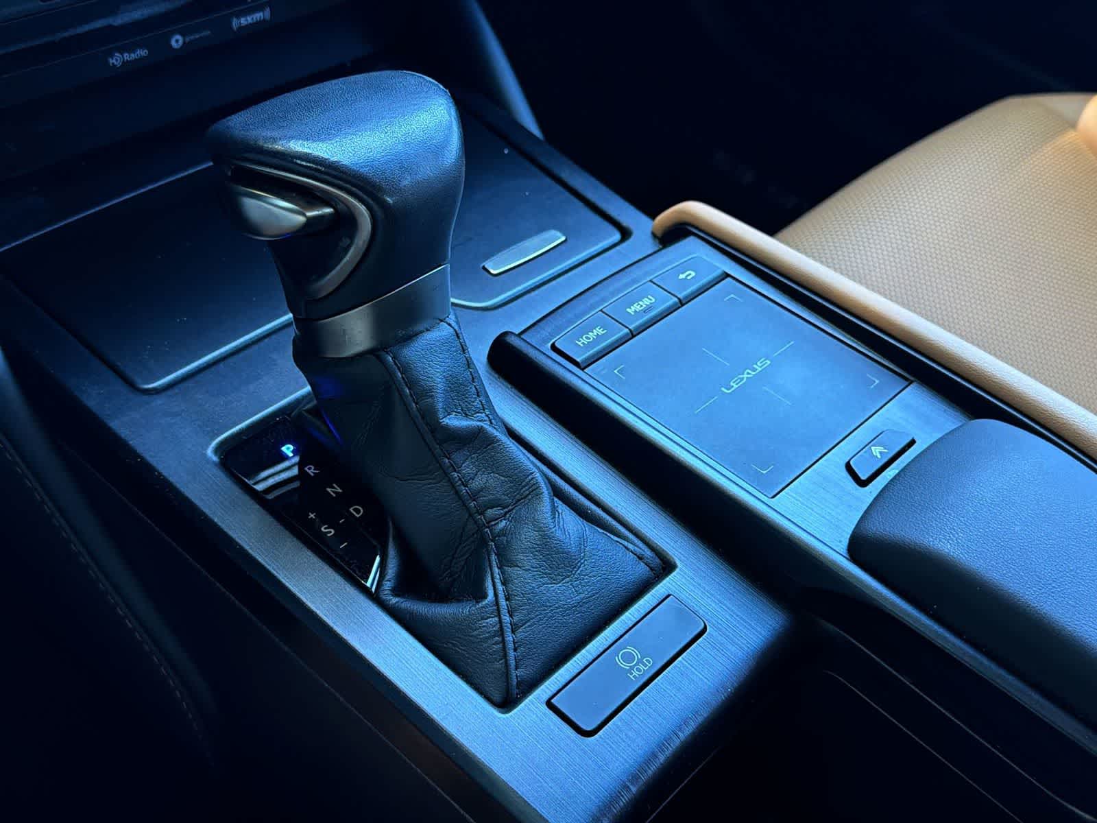 Thumbnail: 2022 Lexus ES - 25