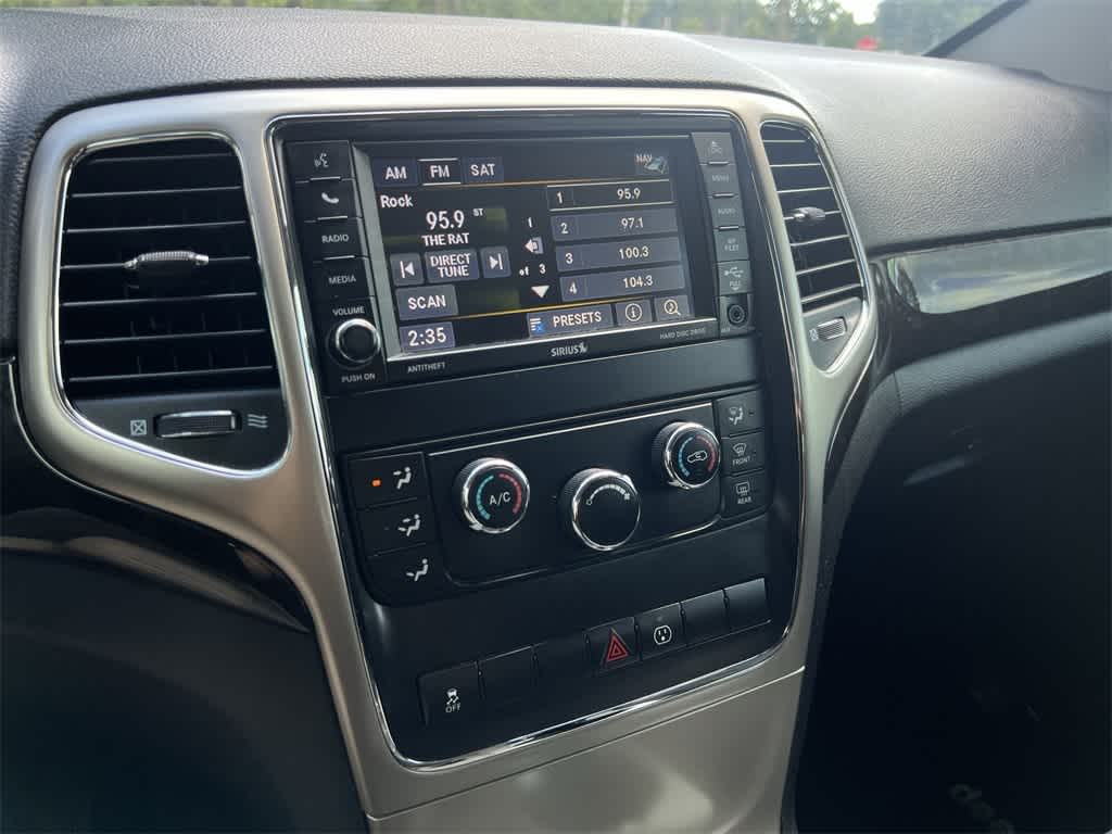 Thumbnail: 2013 Jeep Grand Cherokee - 24