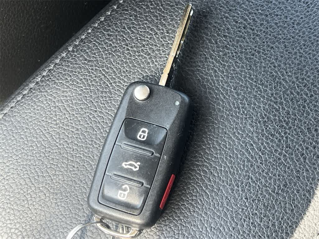 Thumbnail: 2014 Volkswagen Jetta - 28