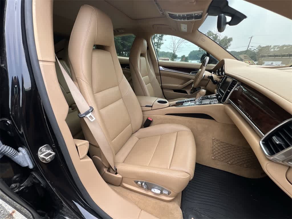 Thumbnail: 2014 Porsche Panamera - 22