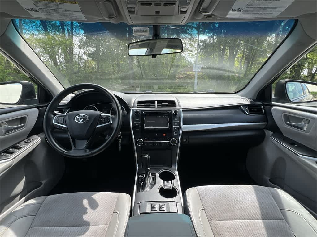Thumbnail: 2015 Toyota Camry - 17