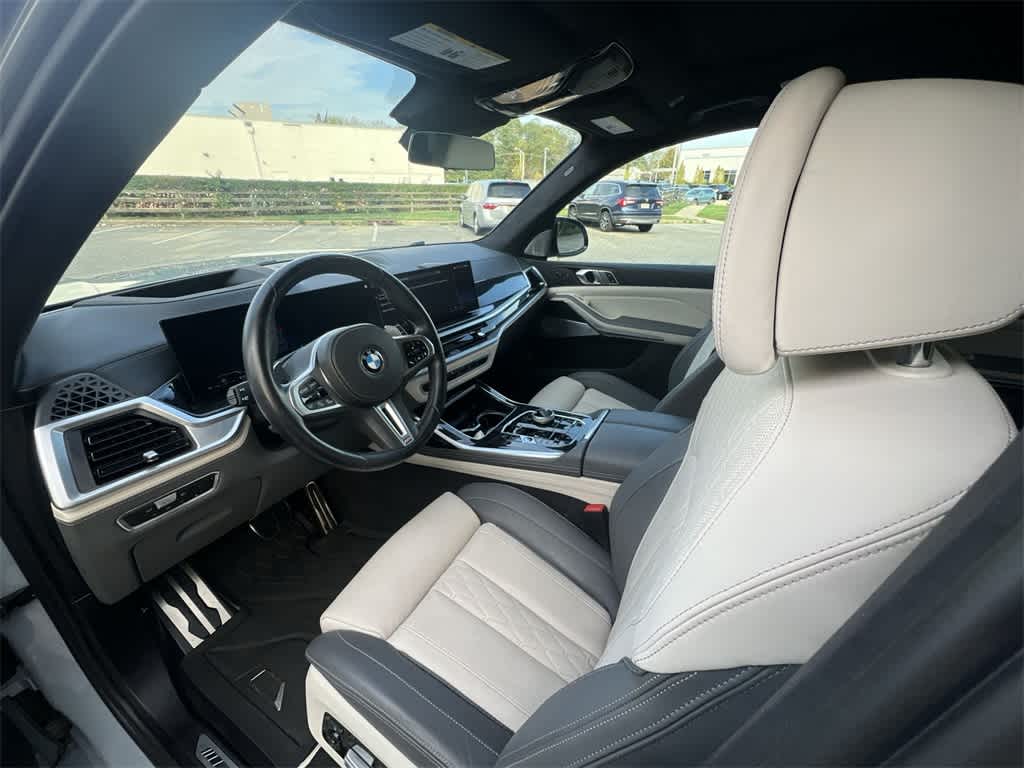 Thumbnail: 2023 BMW X7 - 10