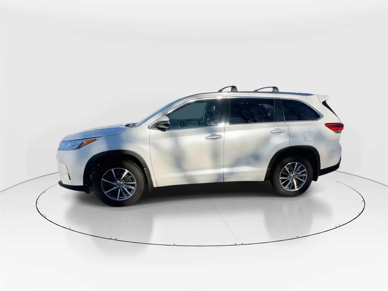 Thumbnail: 2017 Toyota Highlander - 6