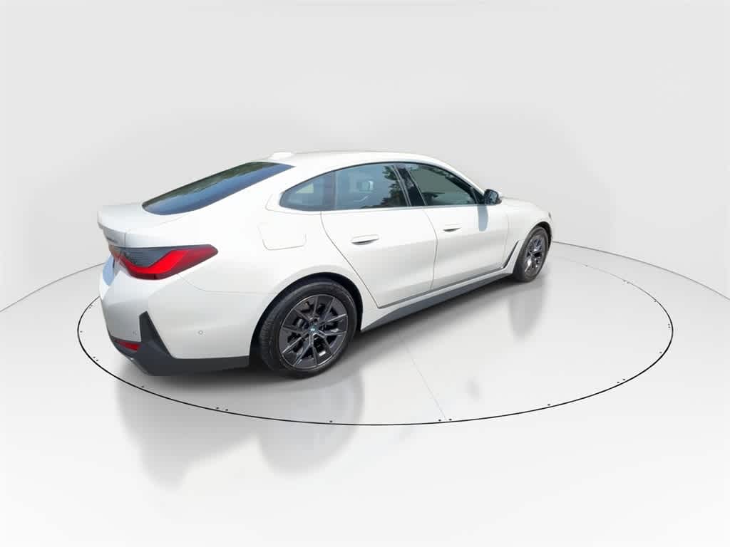 Thumbnail: 2023 BMW i4 - 8