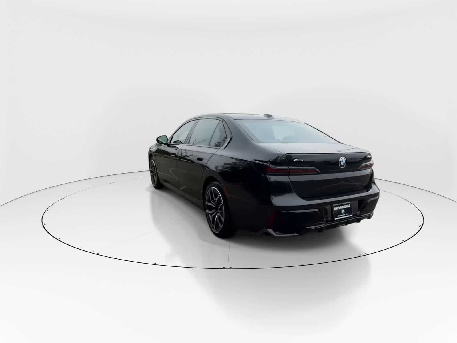 Thumbnail: 2026 BMW 7 Series - 2