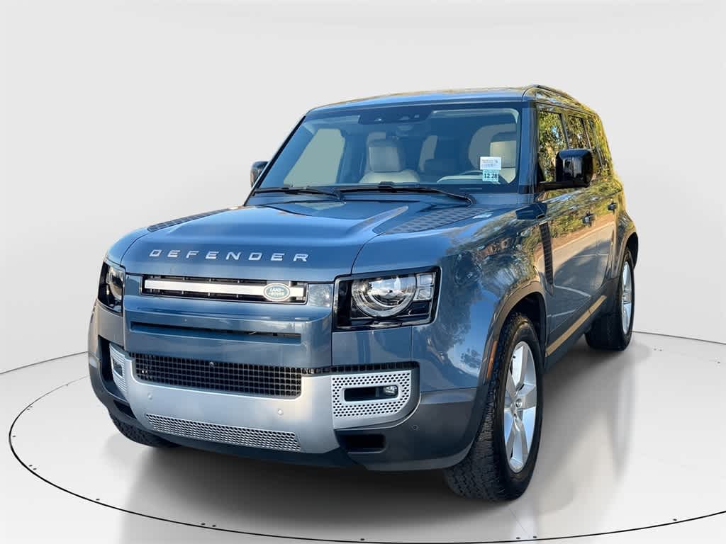 2024 Land Rover Defender S's photo