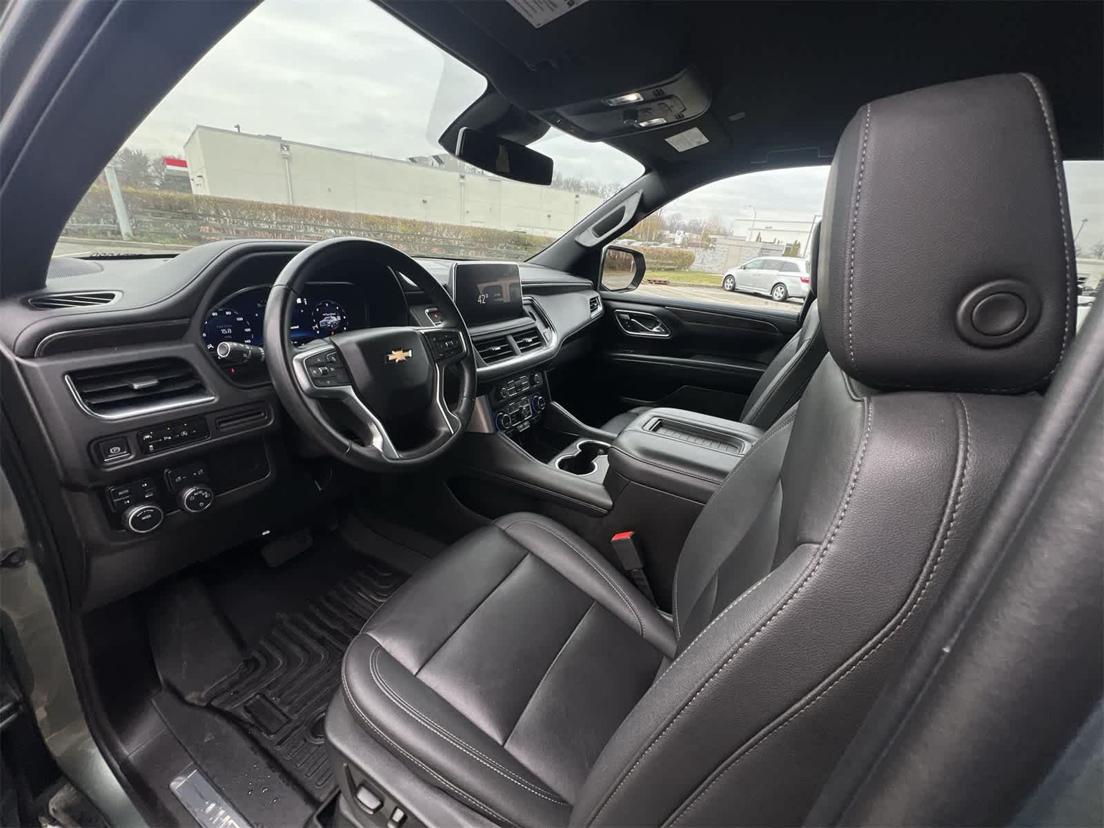 Thumbnail: 2023 Chevrolet Tahoe - 10