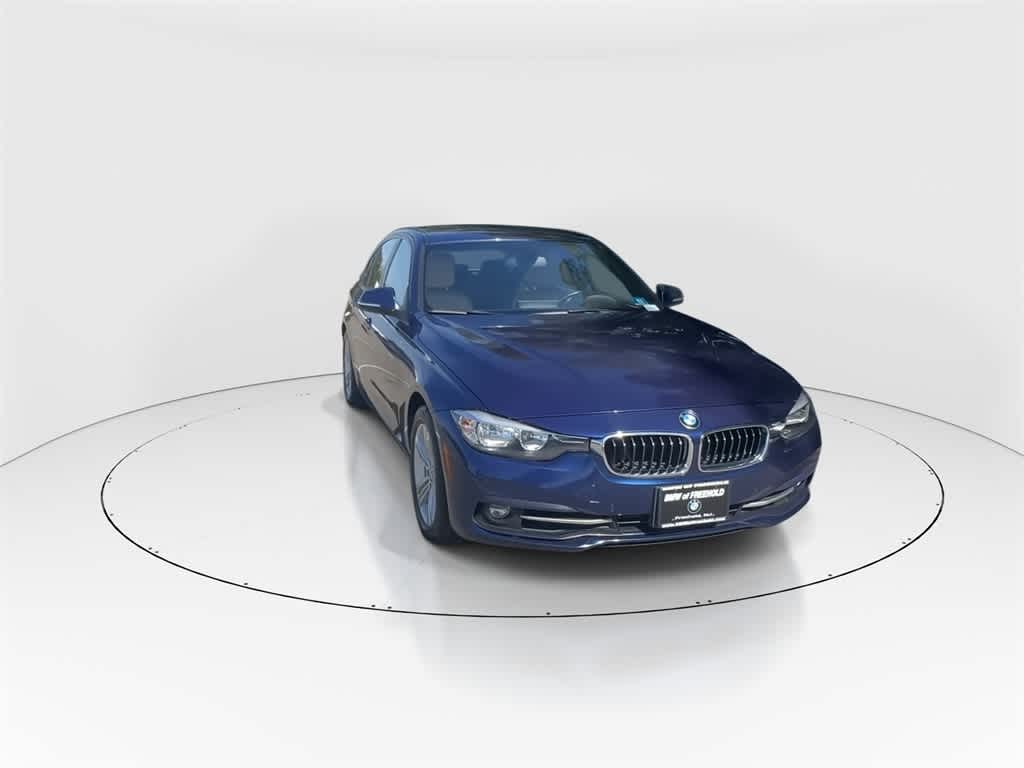 Thumbnail: 2016 BMW 3 Series - 4