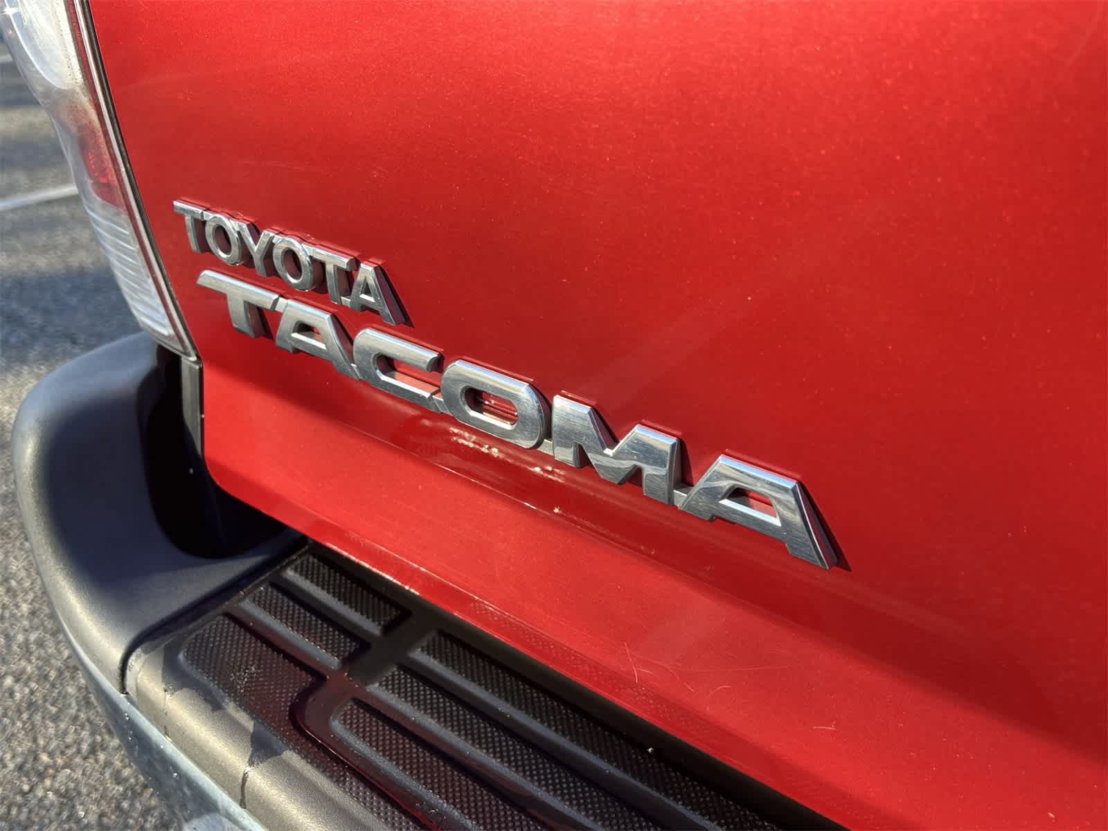 Thumbnail: 2010 Toyota Tacoma - 15