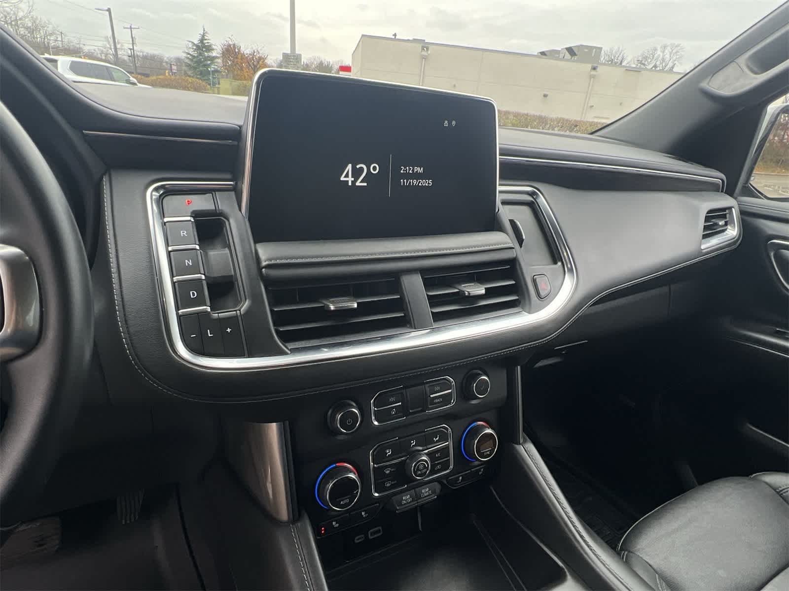 Thumbnail: 2023 Chevrolet Tahoe - 24