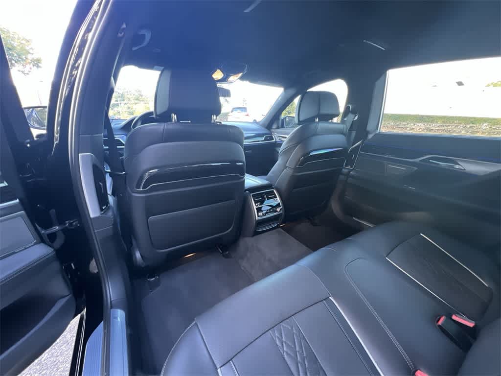 Thumbnail: 2022 BMW 7 Series - 20