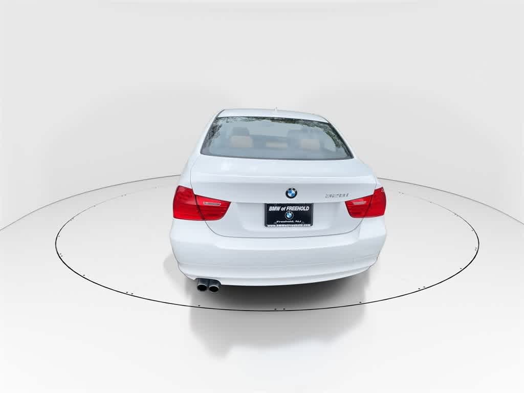 Thumbnail: 2011 BMW 3 Series - 7