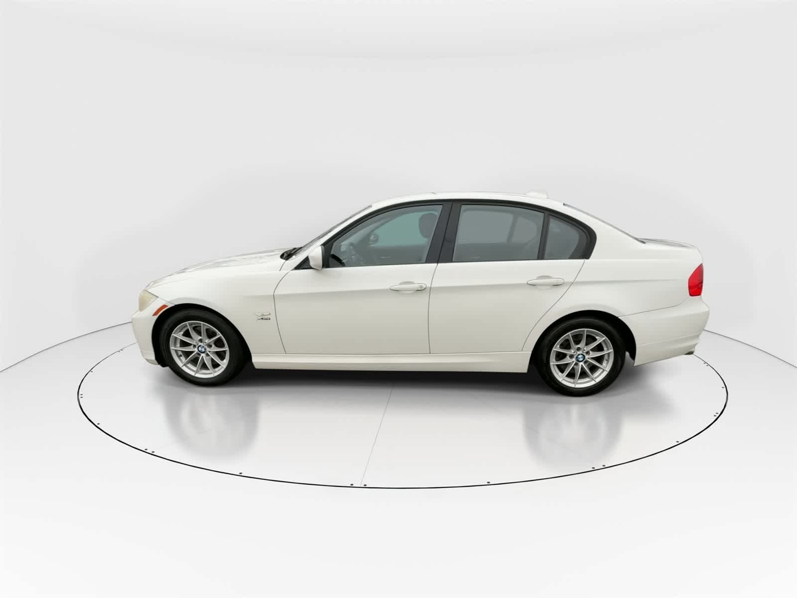 Thumbnail: 2010 BMW 3 Series - 5