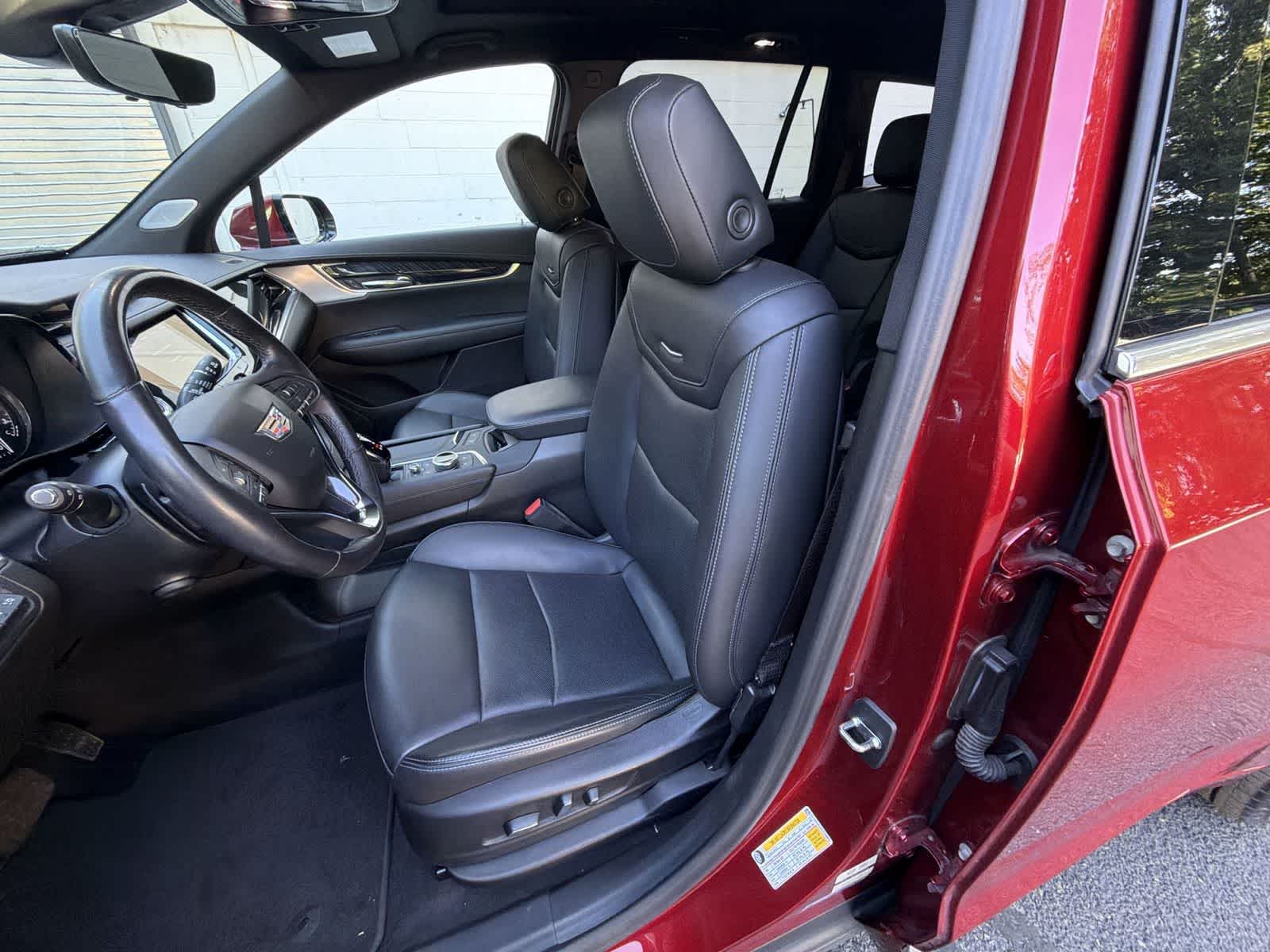 Thumbnail: 2023 Cadillac XT6 - 18