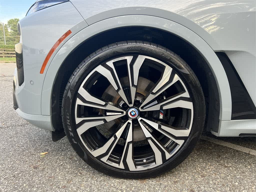 Thumbnail: 2023 BMW X7 - 16