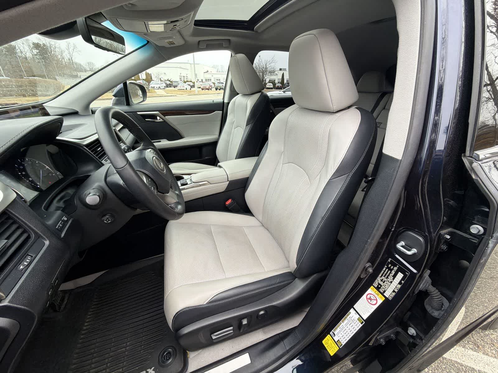 Thumbnail: 2019 Lexus RX - 19