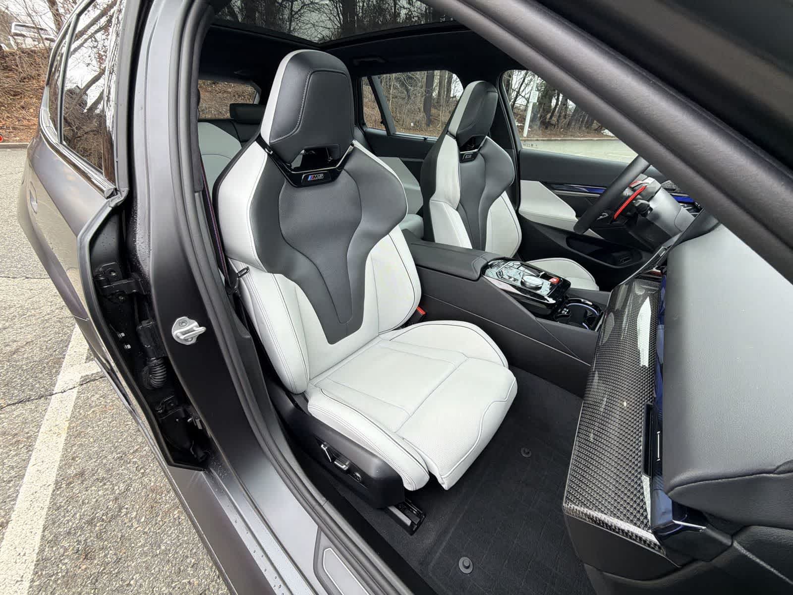 Thumbnail: 2026 BMW M5 - 22