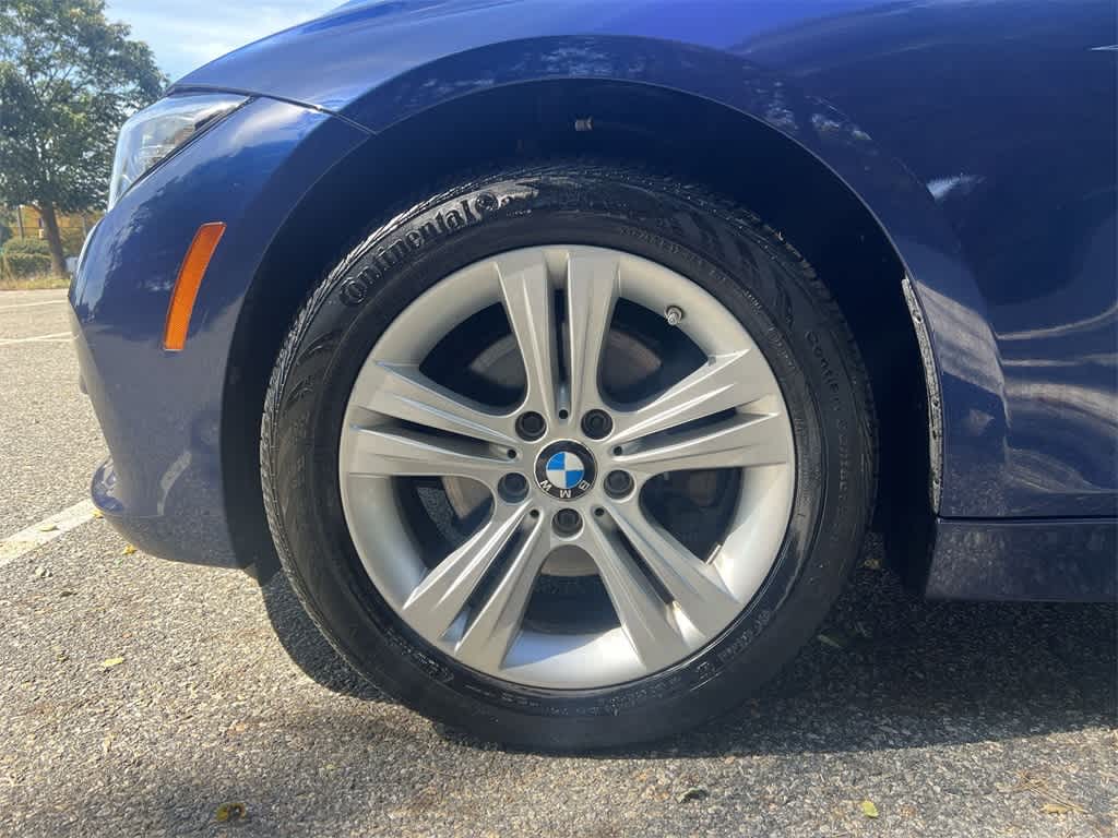 Thumbnail: 2016 BMW 3 Series - 16