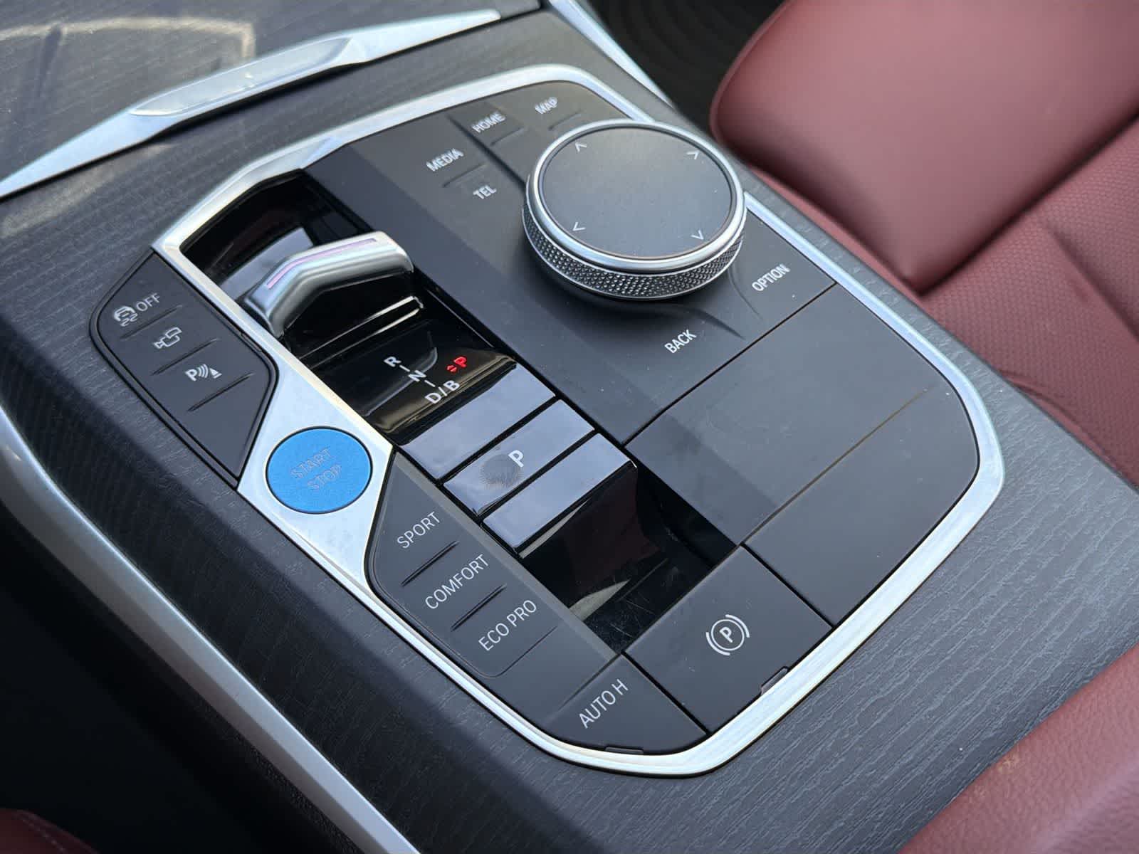 Thumbnail: 2025 BMW i4 - 25