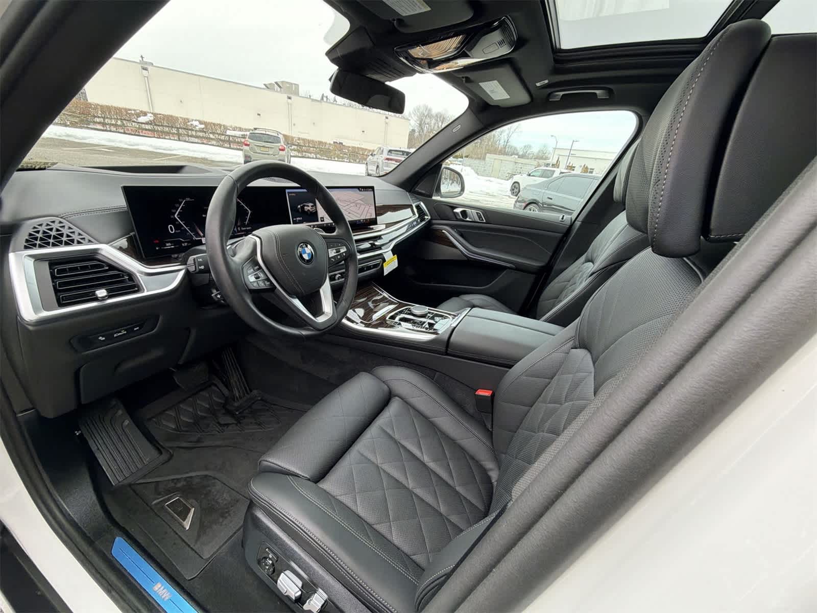 Thumbnail: 2026 BMW X5 - 10