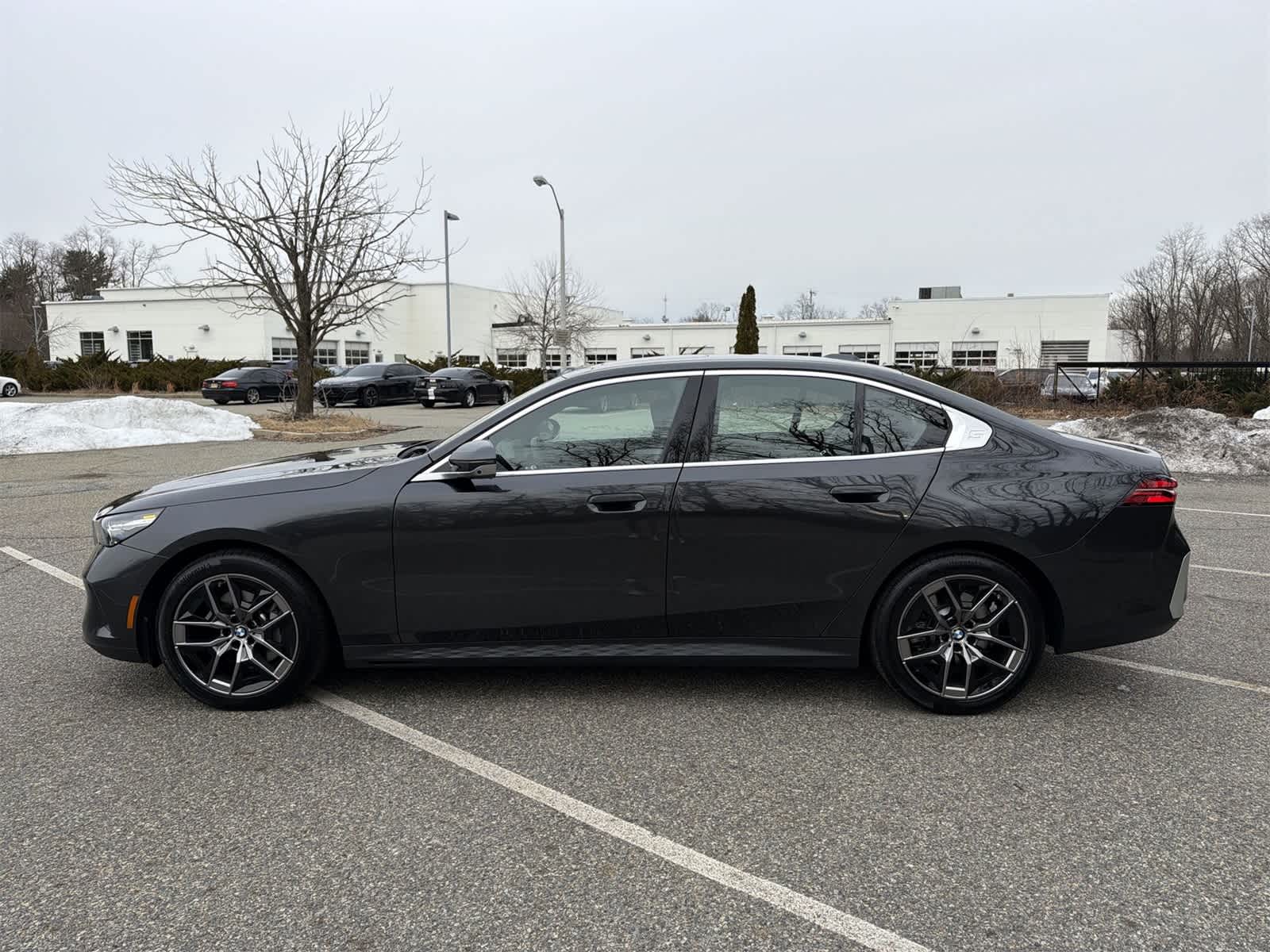 Thumbnail: 2026 BMW 5 Series - 11