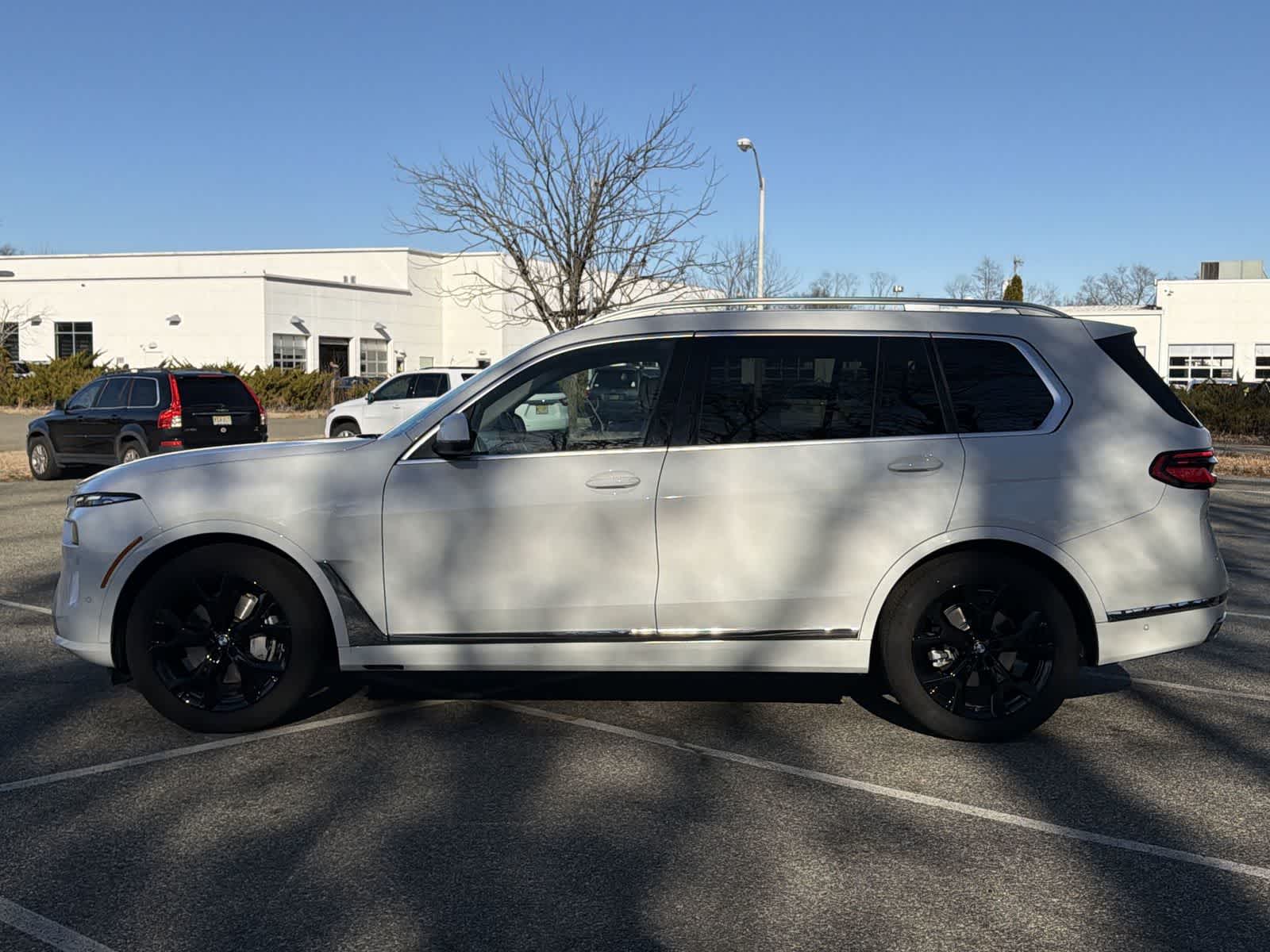 Thumbnail: 2025 BMW X7 - 11