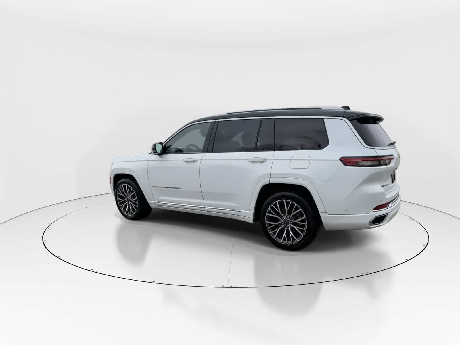 Thumbnail: 2022 Jeep Grand Cherokee - 6