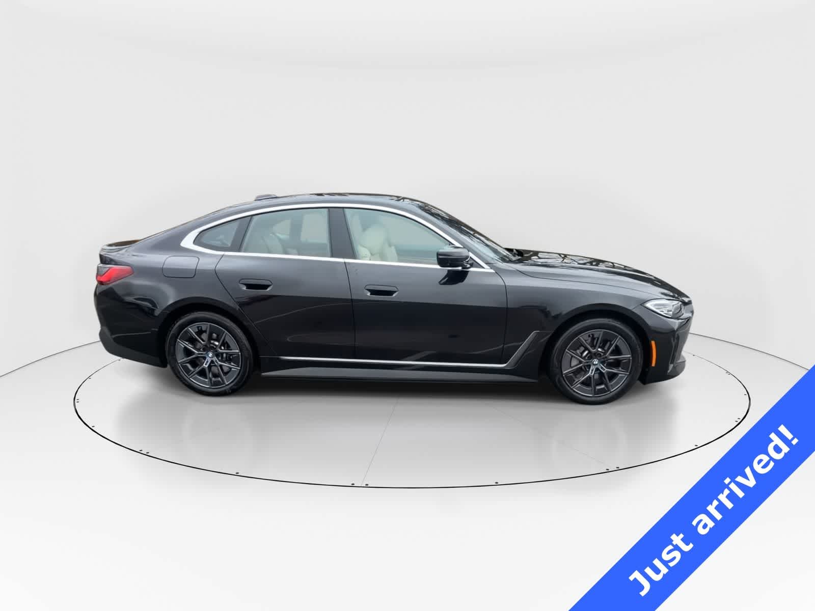 Thumbnail: 2023 BMW i4 - 9