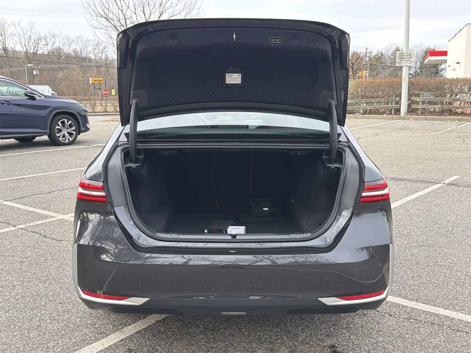 Thumbnail: 2026 BMW 5 Series - 27