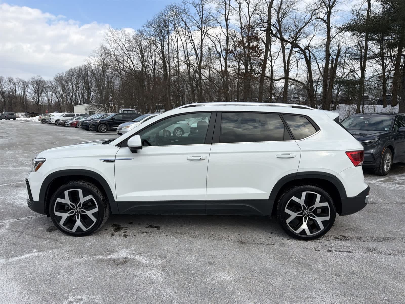 Thumbnail: 2022 Volkswagen Taos - 11