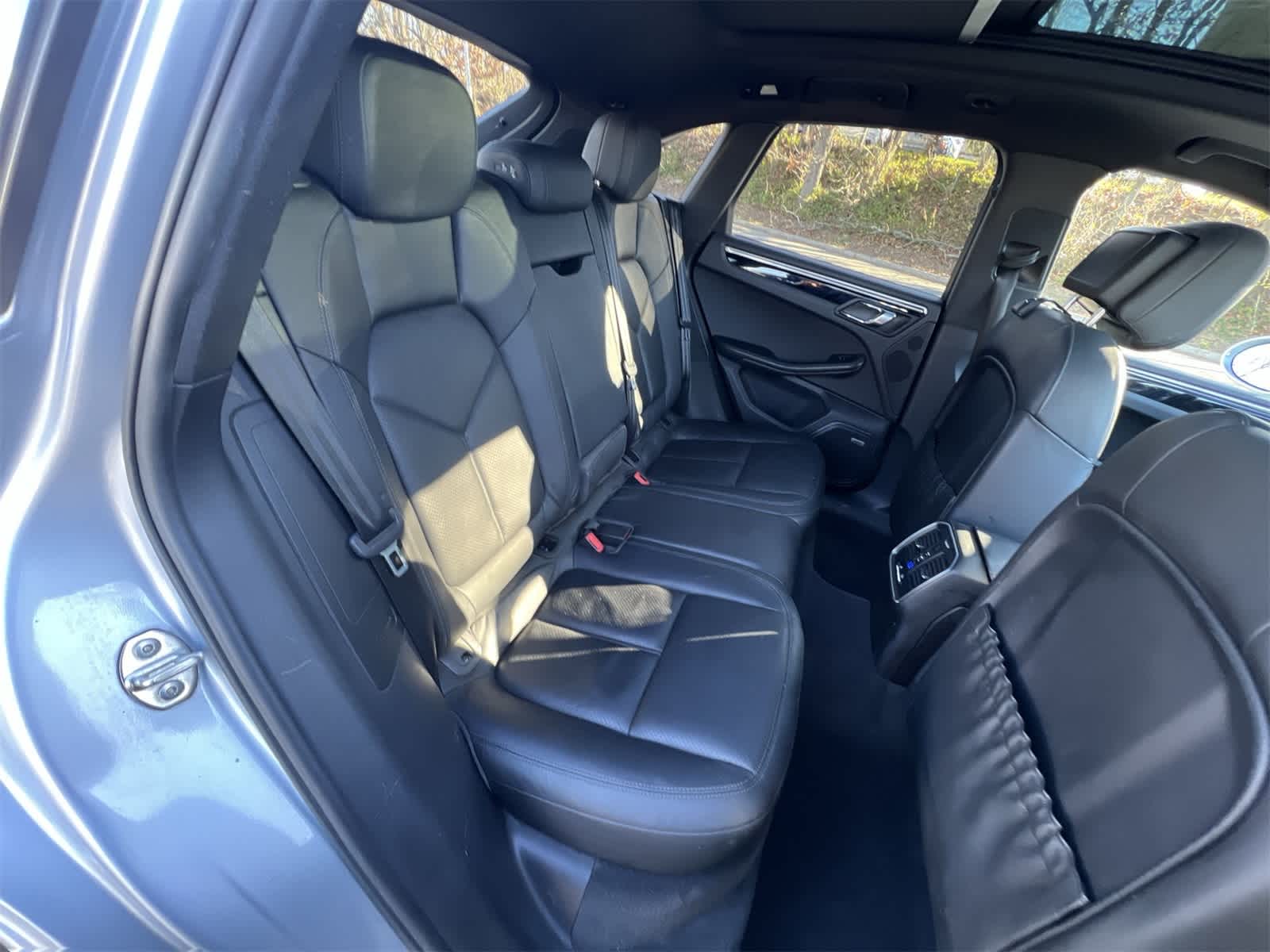 Thumbnail: 2017 Porsche Macan - 21